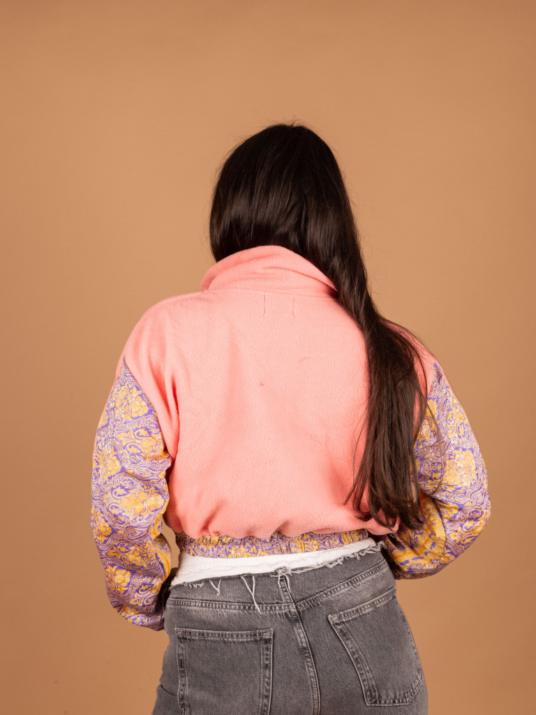 CHAQUETA PICOS CROP CHICLE 018