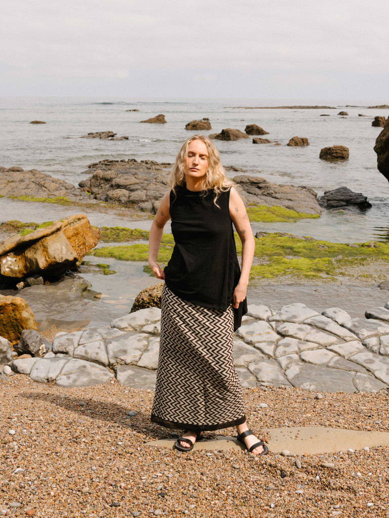 ASY METRIC BLACK SHIRT