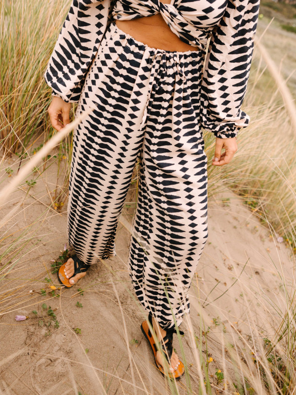 GAZER BLACK TROUSERS 2