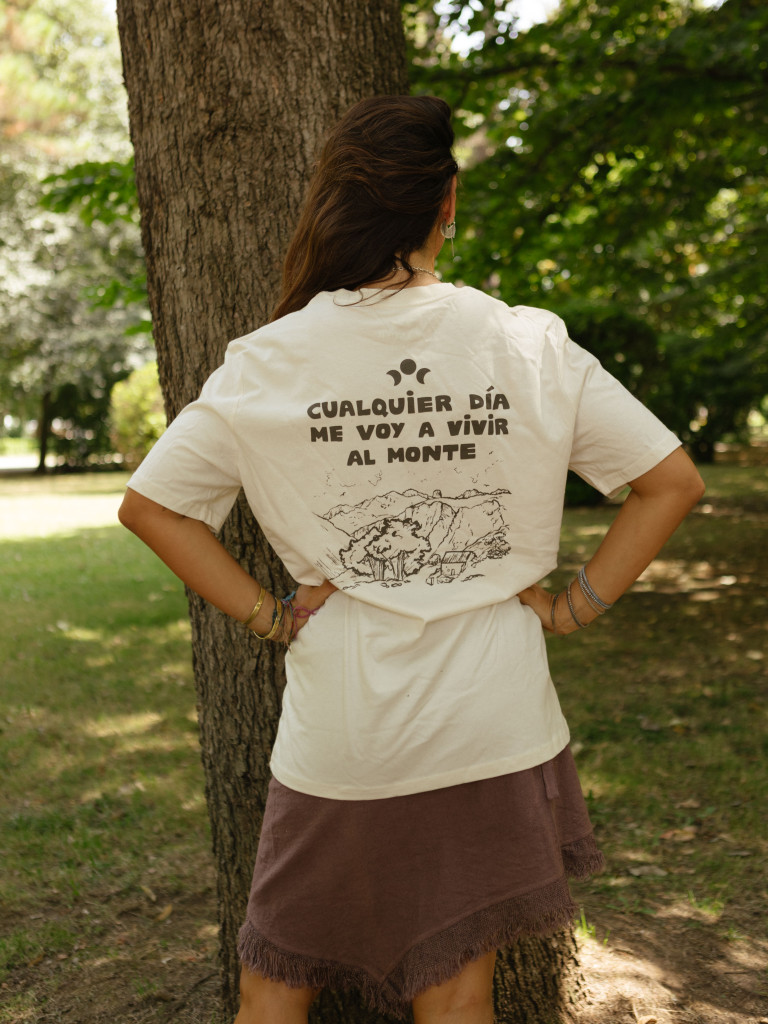 CAMISETA ME VOY AL MONTE