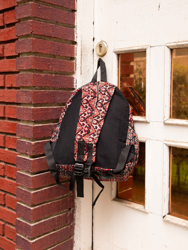 MOCHILA RECYCLED KANTHA 01