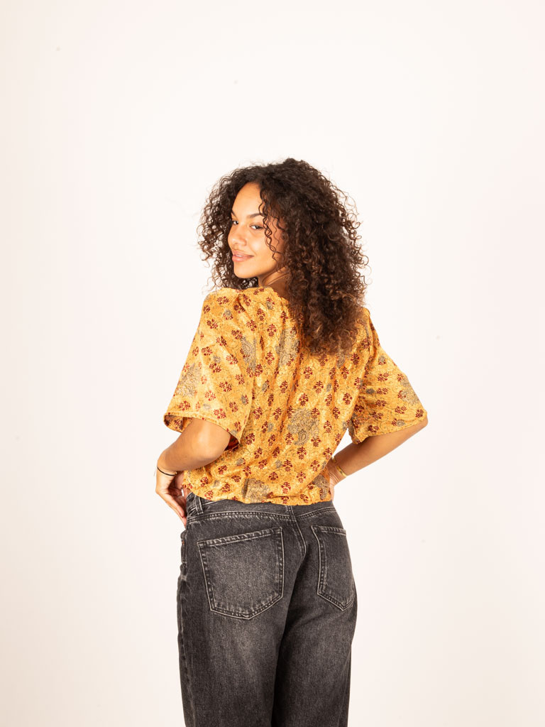 CROP SITARA TSHIRT 06