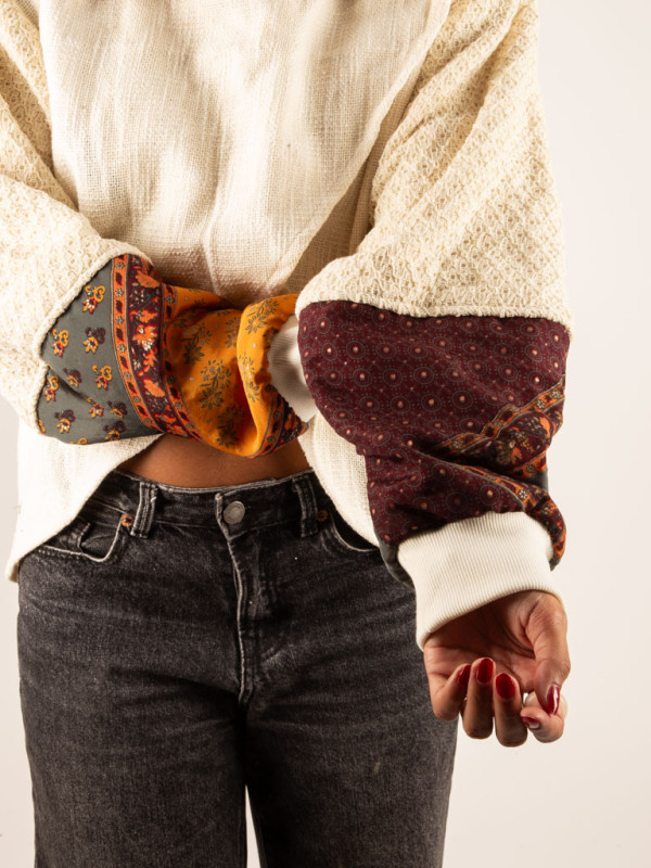 OPENING HEART SWEATSHIRT WHITE 01 2