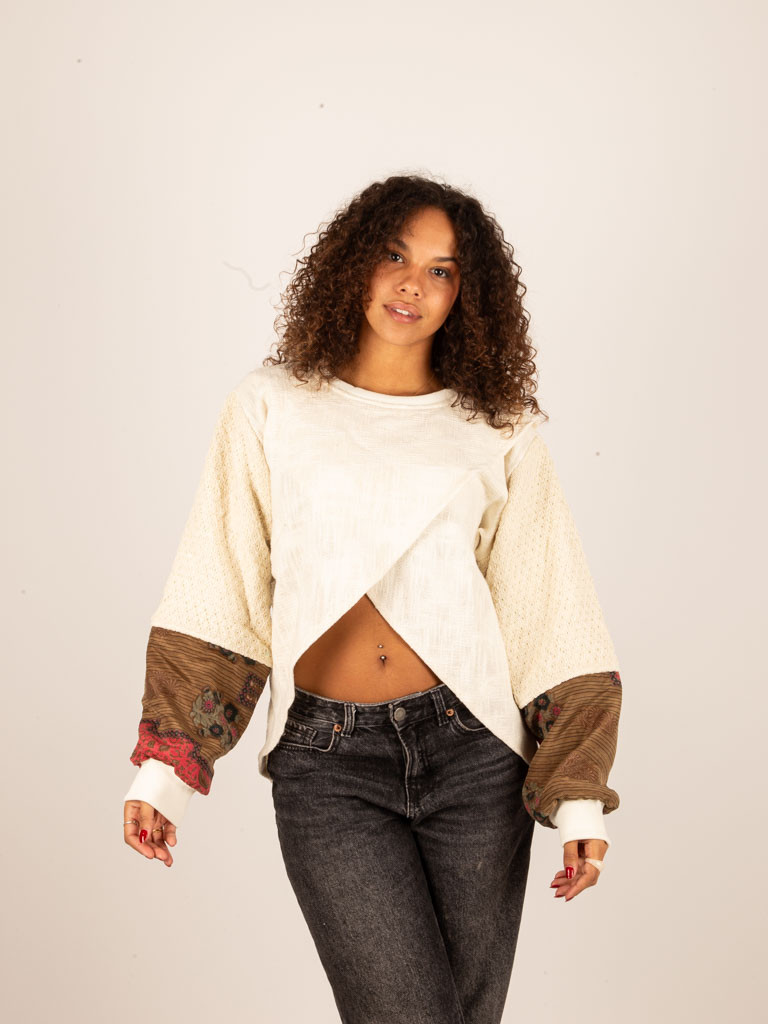 OPENING HEART SWEATSHIRT WHITE 05