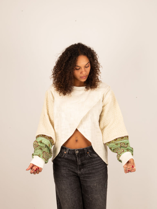 OPENING HEART SWEATSHIRT WHITE 08