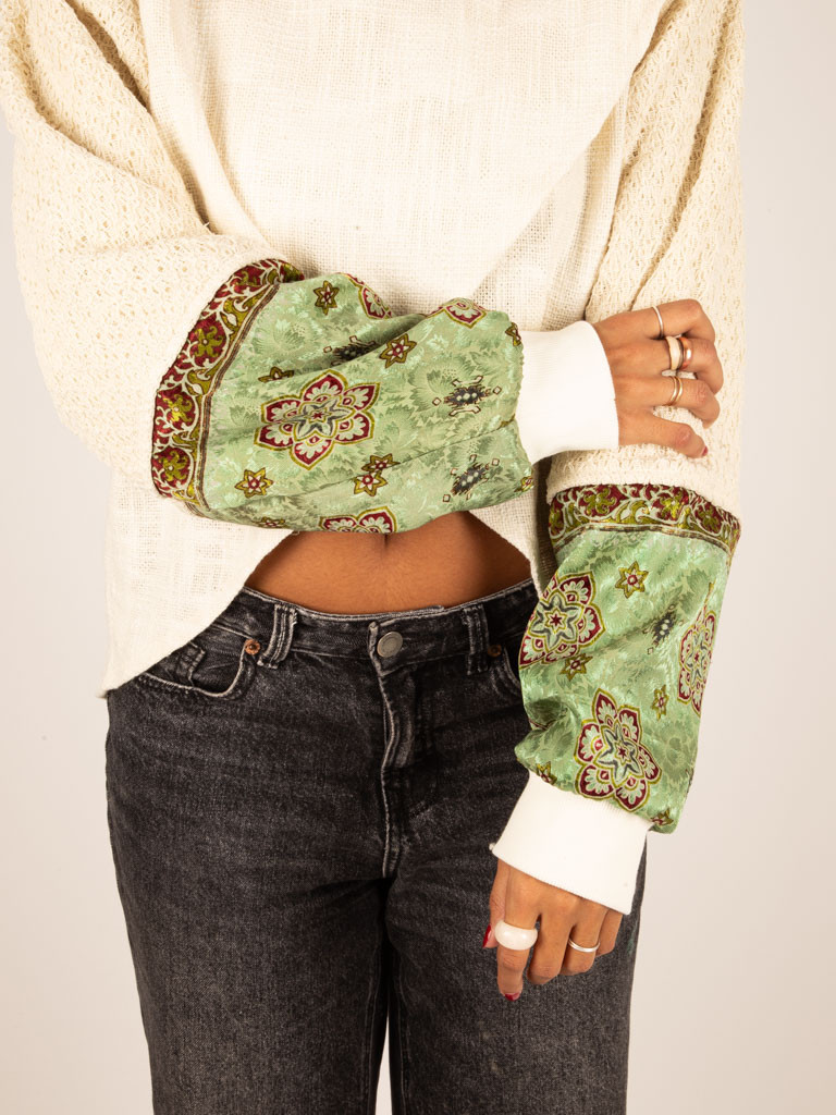 OPENING HEART SWEATSHIRT WHITE 08