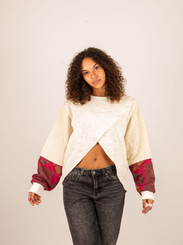 OPENING HEART SWEATSHIRT WHITE 09