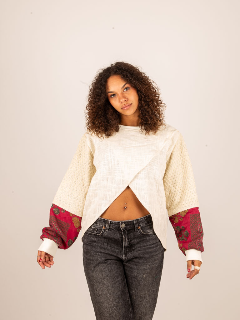 OPENING HEART SWEATSHIRT WHITE 09