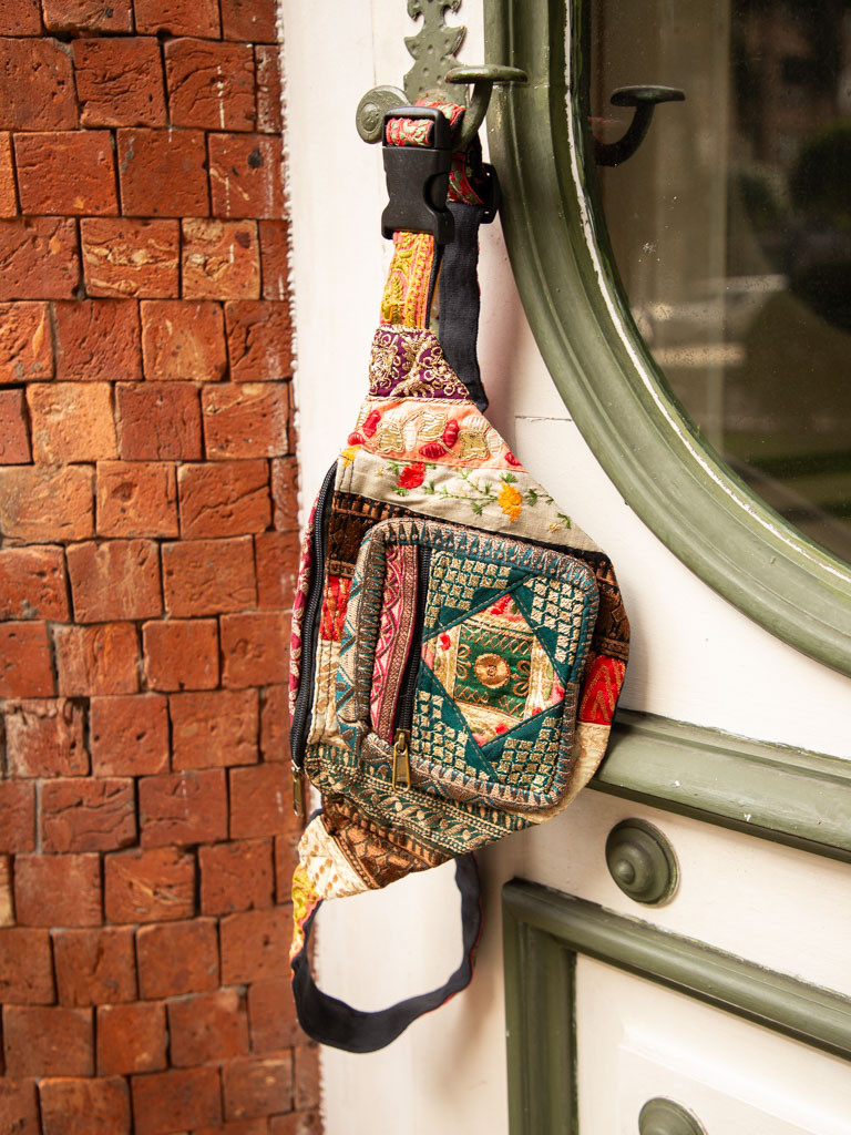 RIÑONERA TESORO 013