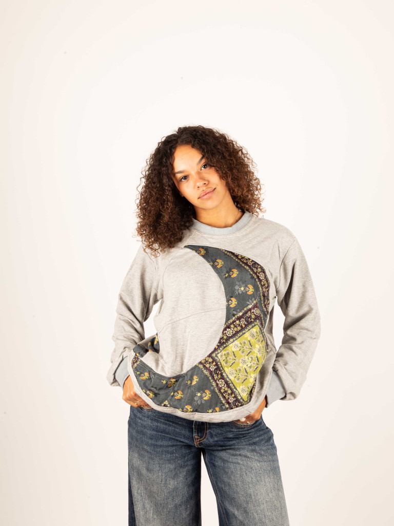 SUN AND MOON GREY SWEATSHIRT 09