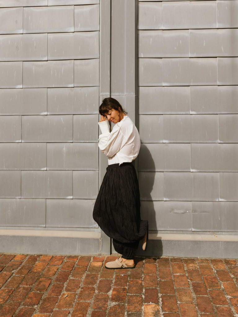 BLACK UMBRELLA TROUSERS