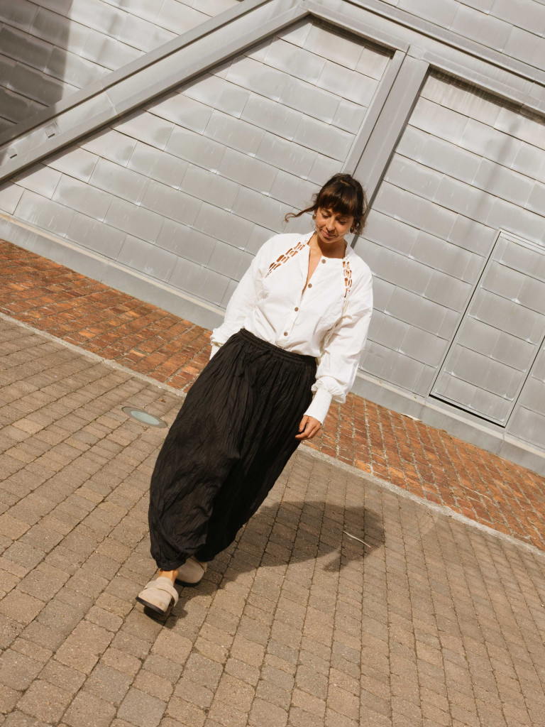 BLACK UMBRELLA TROUSERS