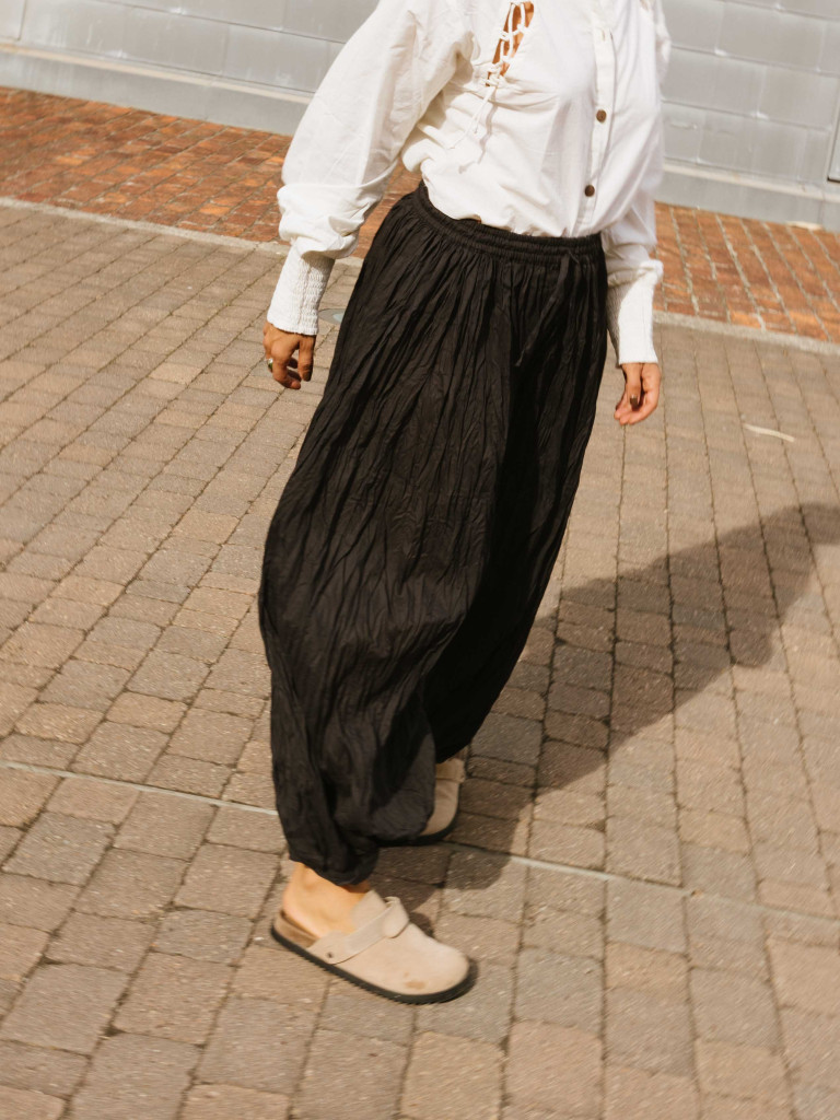 BLACK UMBRELLA TROUSERS