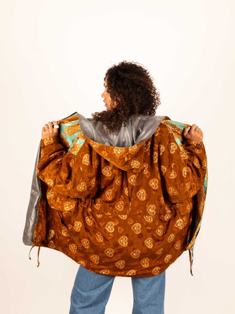 AGUA SAGRADA RAINCOAT 06