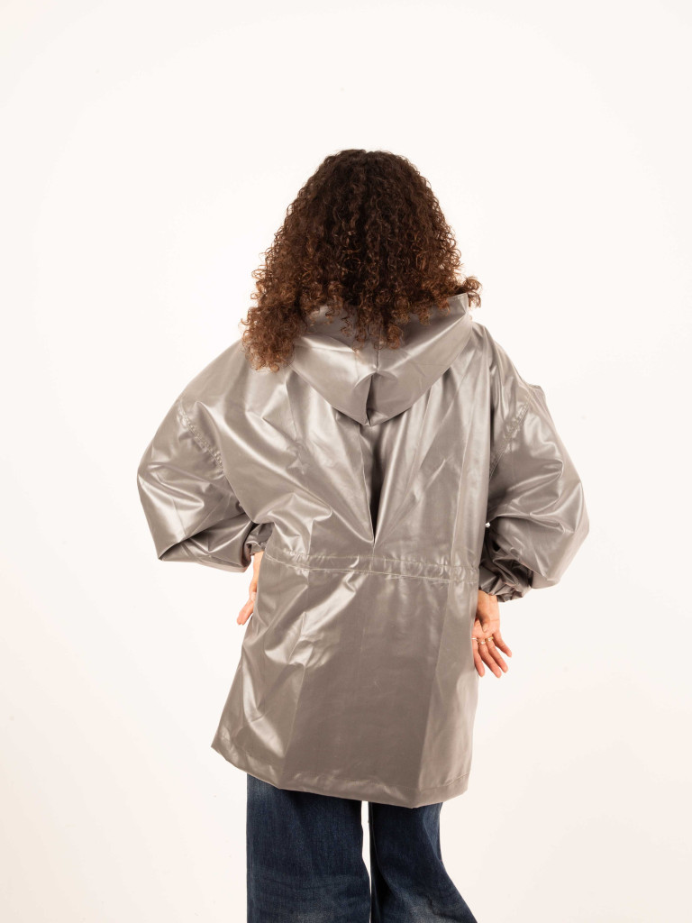 AGUA SAGRADA RAINCOAT 09