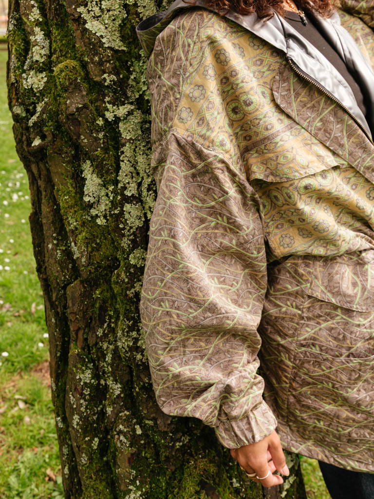 AGUA SAGRADA RAINCOAT 015