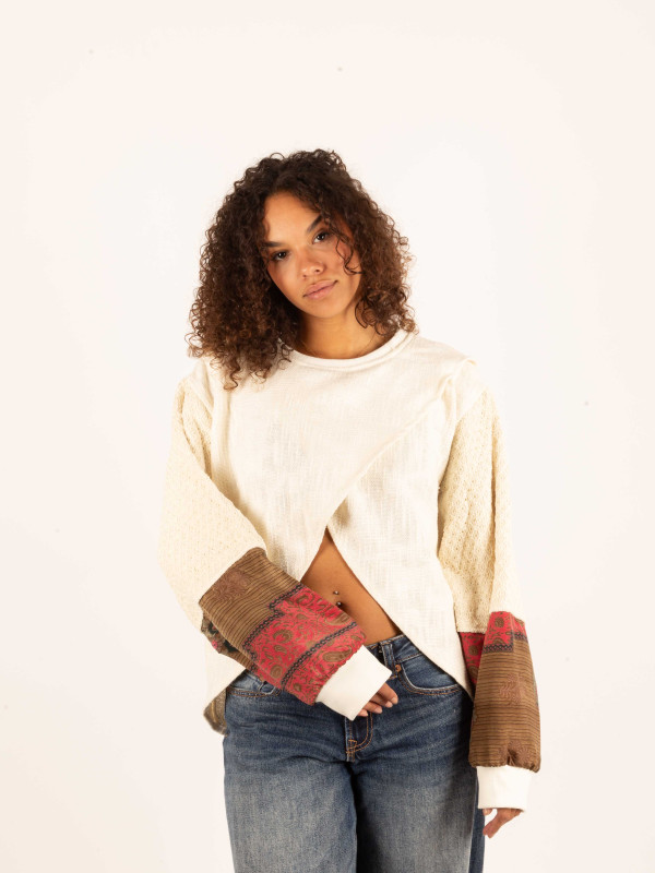 OPENING HEART SWEATSHIRT WHITE 011