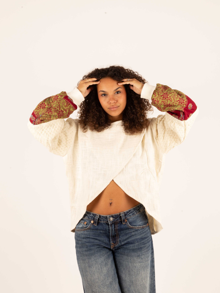 OPENING HEART SWEATSHIRT WHITE 015