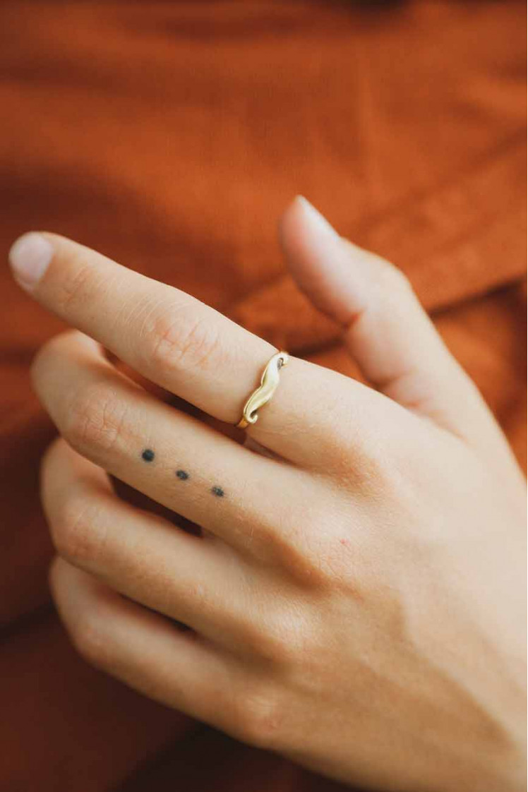 MUSTACHE RING