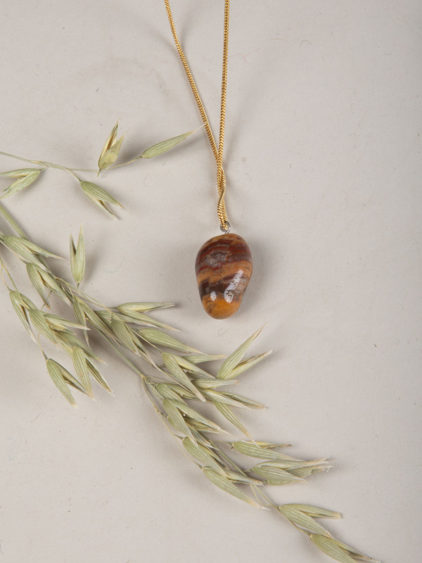 BROWN JADE NECKLACE