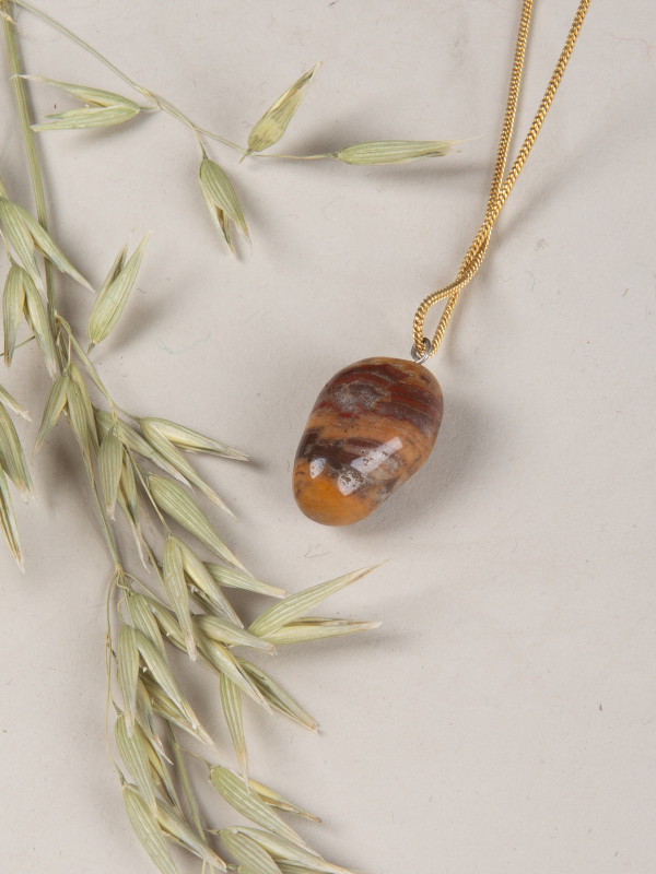 BROWN JADE NECKLACE 2