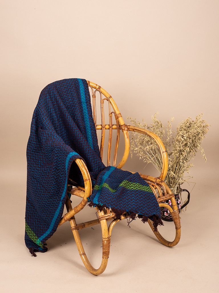 YAC BLUE SCARF/BLANKET