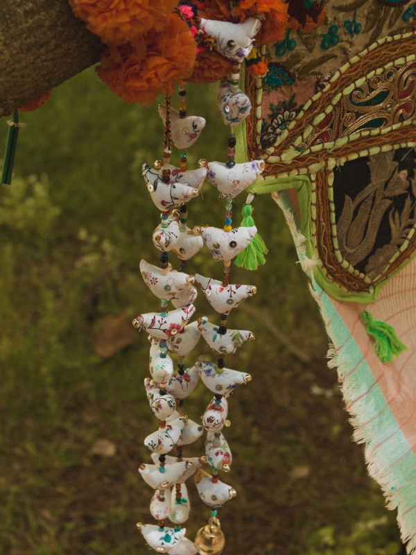 COLGANTE ADORNO BLANCO INDIA LARGO 2