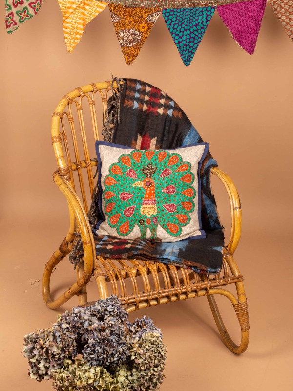 PEACOK CUSHION COVER 02