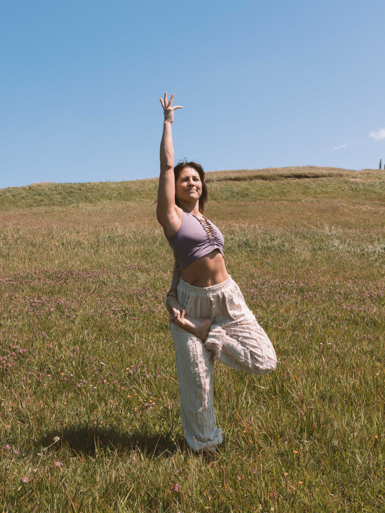 TOP YOGA HANUMANASANA