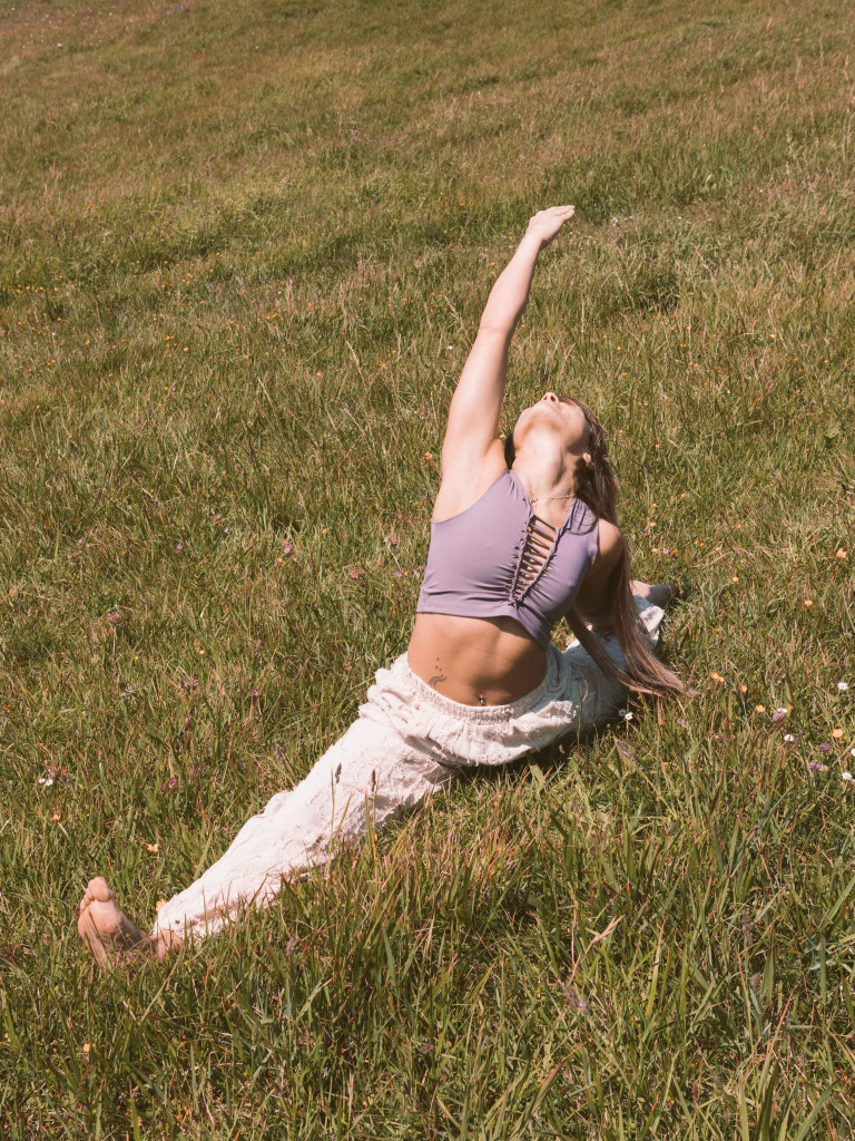 HANUMANASANA YOGA TOP